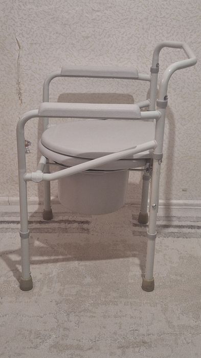 Санитарный.  стул