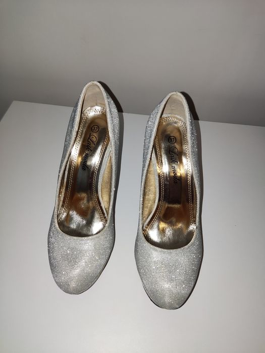 Pantofi argintii