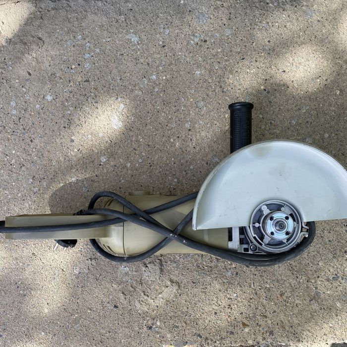 Шлифмашинка, болгарка Crown 230