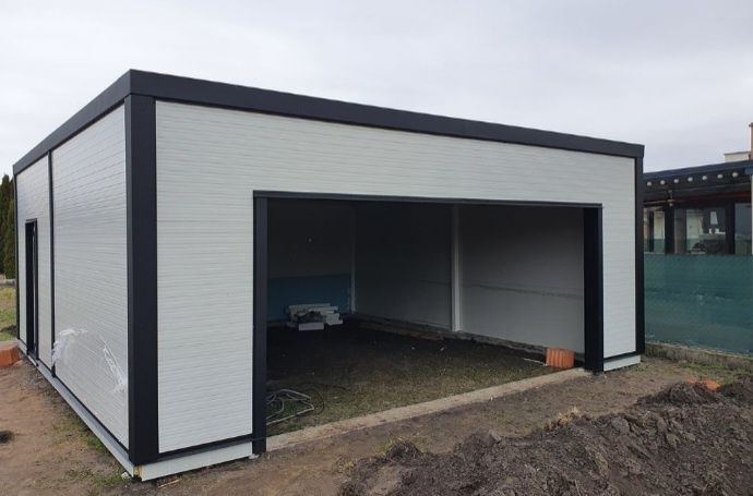 Garaje auto pe structura metalica învelite cu panouri Sandwich