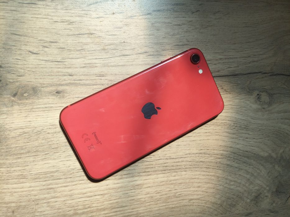 Продам IPhone Se 2020
