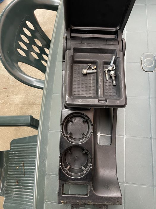 Барче с Подлакътник и Къпхолдър BMW БМВ е46