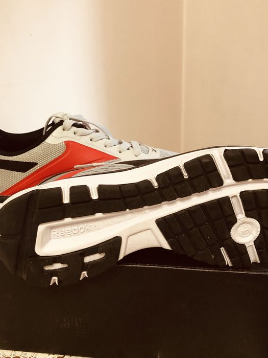 Новые кроссовки -Nike . 40 размер. Оригинал.