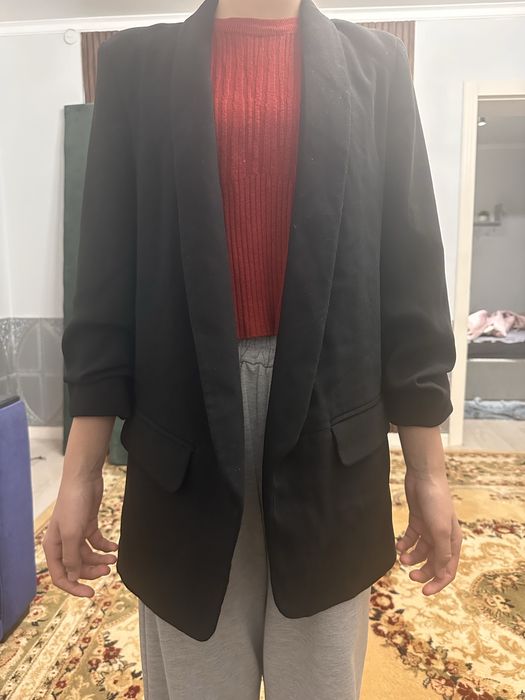 Пиджаки 42-44 размер оригинал