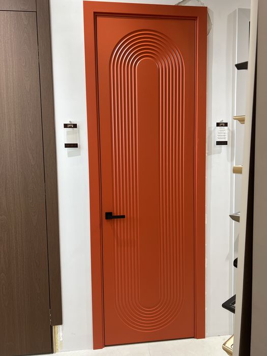 Дверь с витрины
