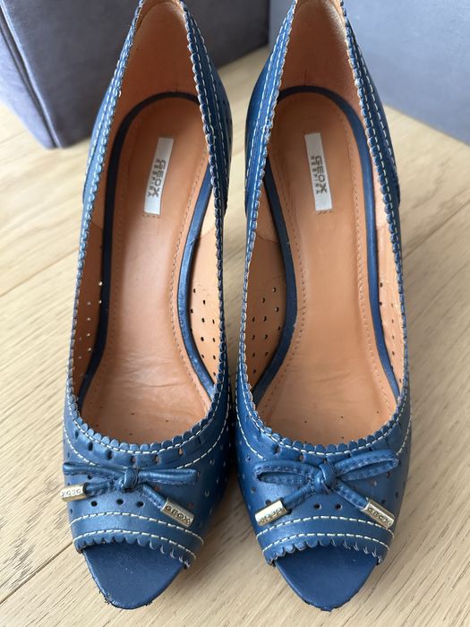 Високи обувки Geox