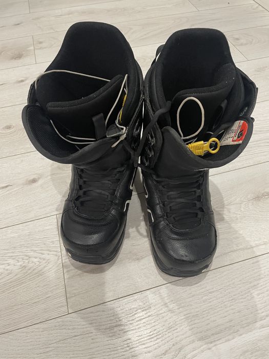 Boots snowboard 42