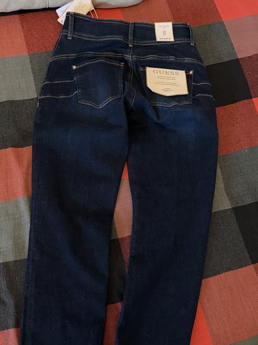 Джинсы новые “GUESS”