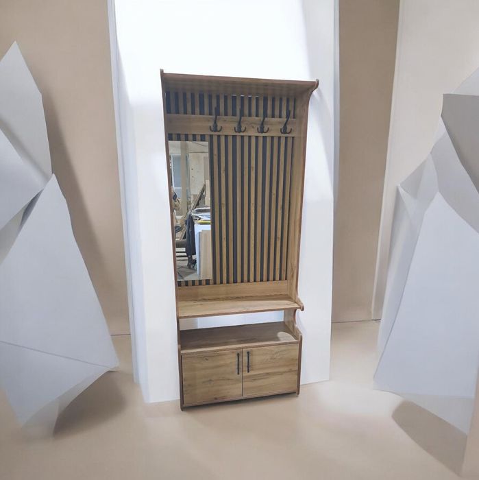 Продаётся Прихожка. Размер высота 1м 90см глубина 32см длина 80см