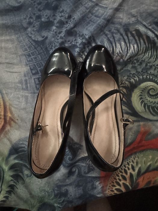 Pantofi cu toc din piele
