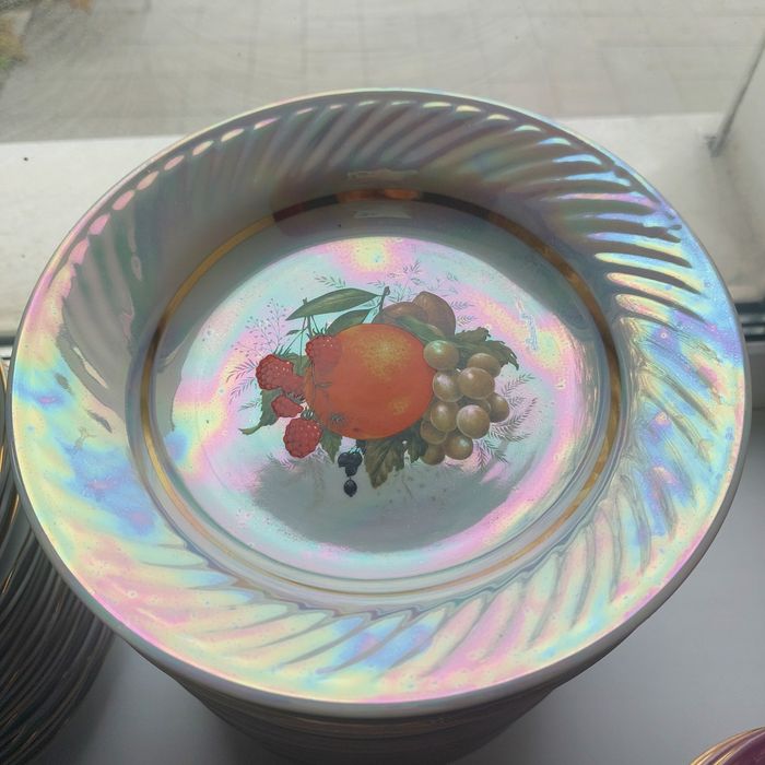 Продам фарфоровую посуду