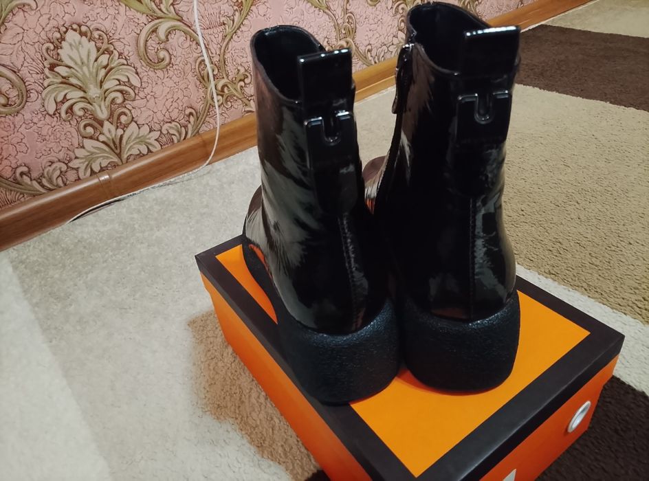 Продам осенние полусапожки.