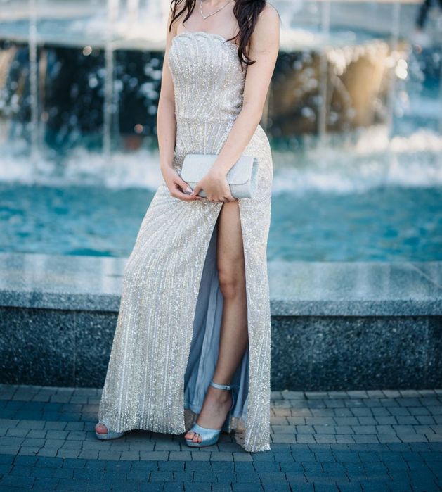 Продавам бална рокля Amalia Silver на модната къща Caviar Couture