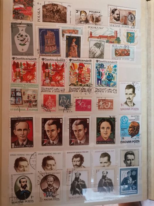 Класьори с пощенски марки