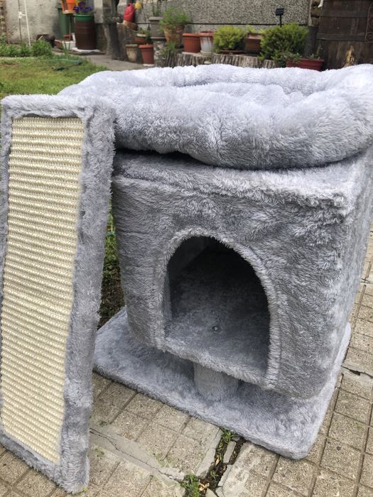 Котешка къщичка с драскалка и легло