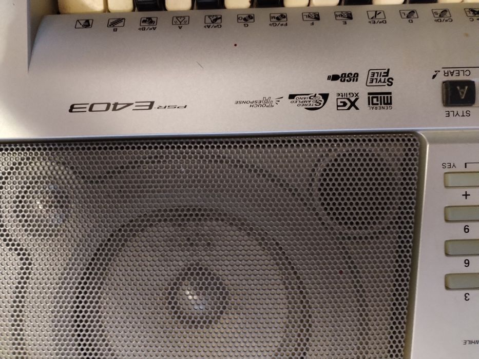 Orga-claviatura YAMAHA