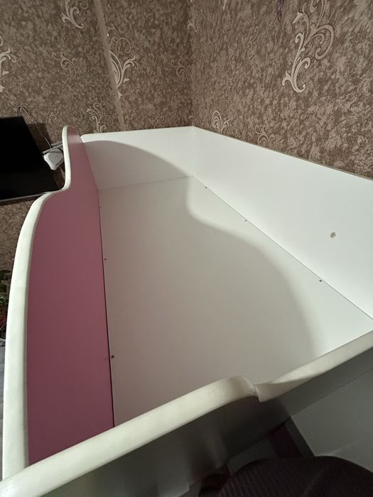 Срочно Письменный стол , двухъярусная кровать