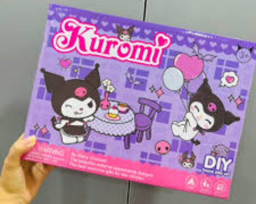 Къщата на Korumi с 4 фигурки