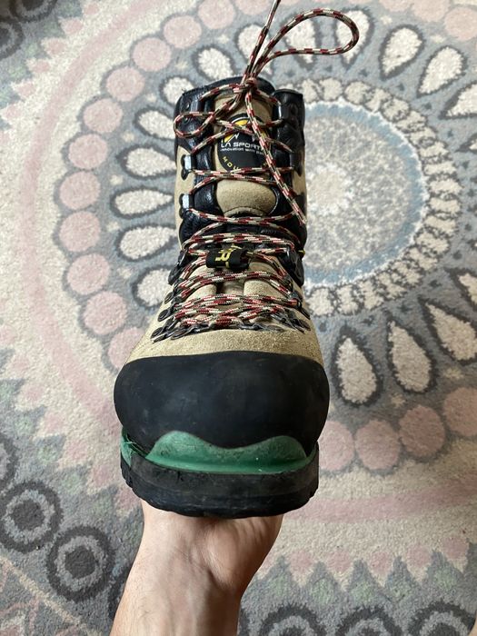 Bocanci thenici B3 ghete la sportiva nepal top compatibili coltari c3