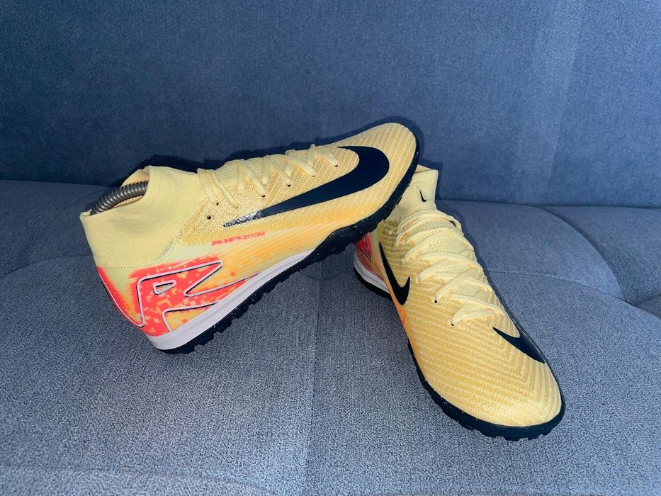 Ghete fotbal teren sintetic NIKE Kylian Mbape nr 36 și 37,5