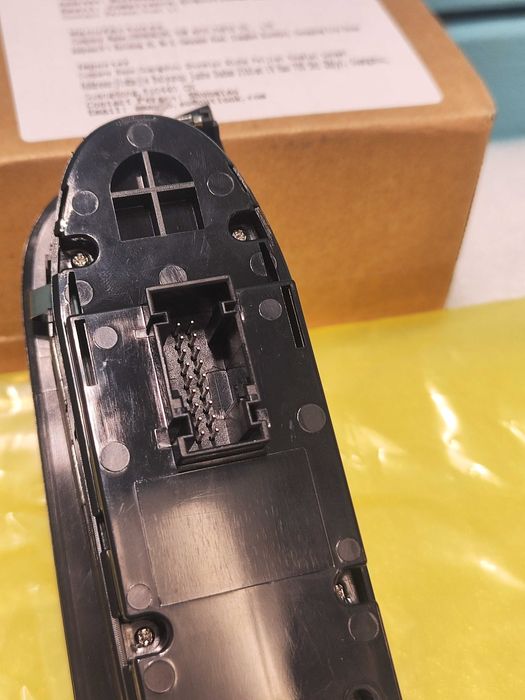 Amrxuts Превключвател за ел. стъкла за BMW E90/E91 4-врати 2006-2011