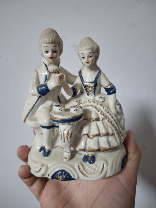 Статуетки принцеси и принц, стар Китай. Заедно цена