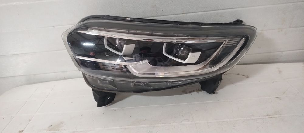Far stânga kadjar facelift full led cod 260608385R