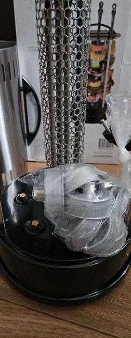 Электрошашлычница DEXP KBM-1000