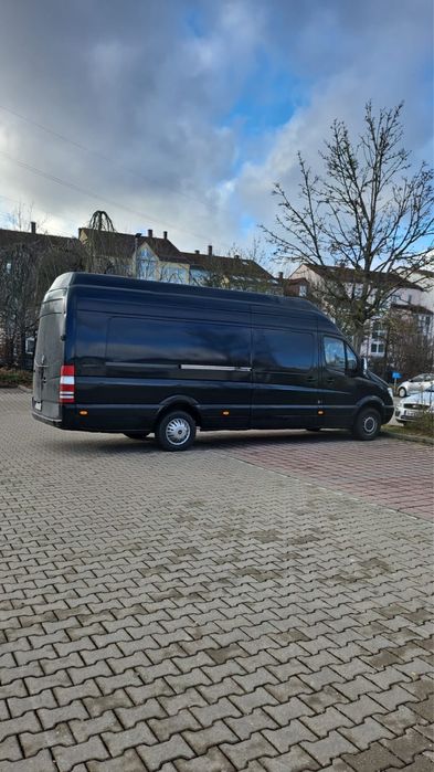 Vand sau schimb mercedez sprinter