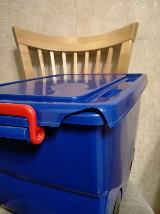 Ящик для игрушек на колесиках