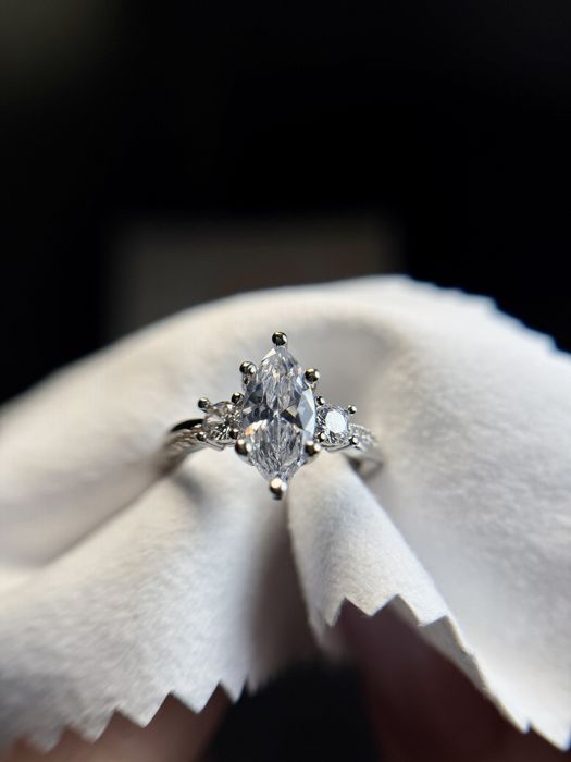 Inel Elegant din Oțel Placat cu Argint și Zirconiu Marquise – Mărimi 6 și 7 US