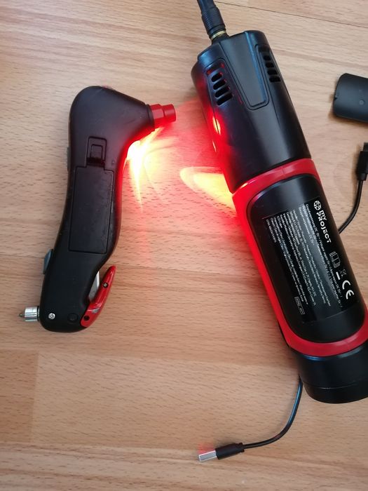 Compresor cu acumulator portabil si un Multitool electric util in masina
