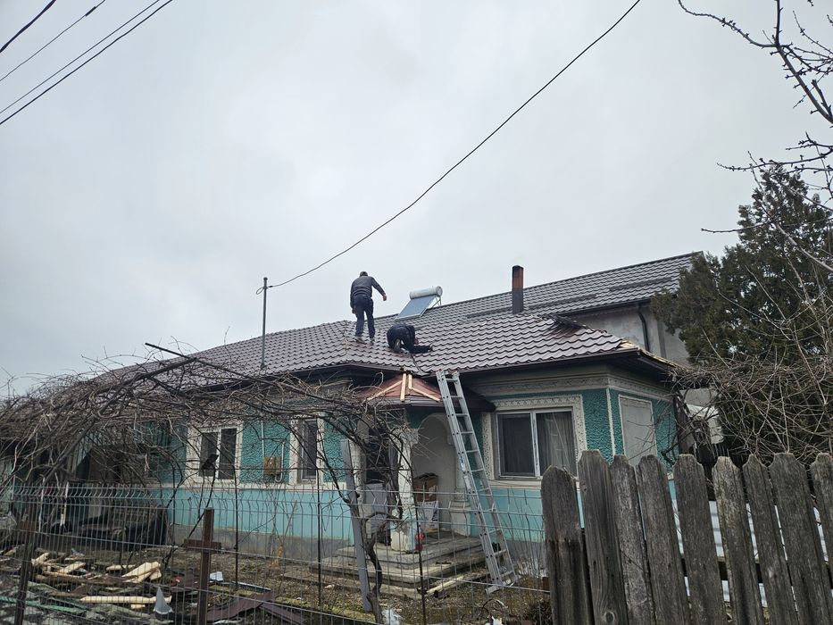 Reparatii acoperisuri hidroizolatii echipa cu experienta case la roșu hidroizolatii  carton acoperiș case