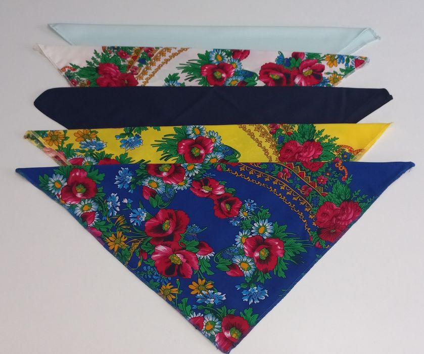 Baticuțe și eșarfe