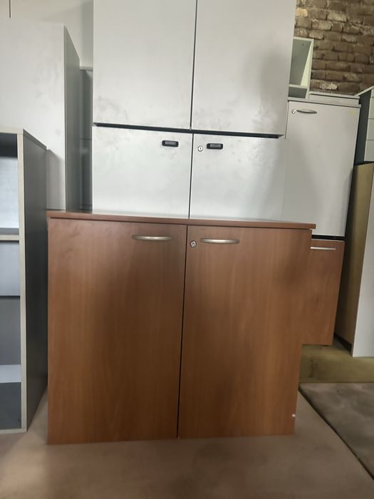 Шкафчета секции и бюра