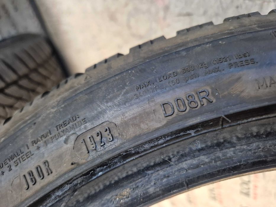 Anvelope second hand iarna m+s 225 45 18 Dunlop (Runflat)