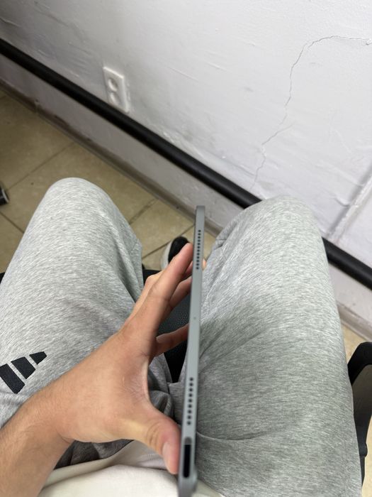 Продам iPad Air 5-го поколения