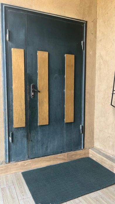 Сыртқа темір есік