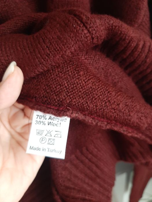 Нов пуловер с мече