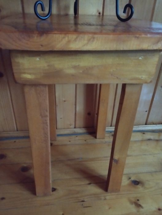 De vanzare, masuta de lemn