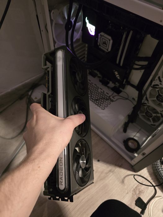 In GARANTIE Placa video amd 7900 xtx vapor 24 bg  saphire nitro