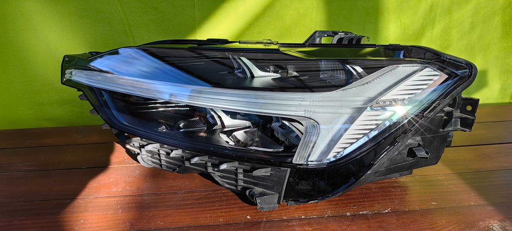 Фар за Volvo XC60 Full LED / Волво ХЦ60 Фул ЛЕД