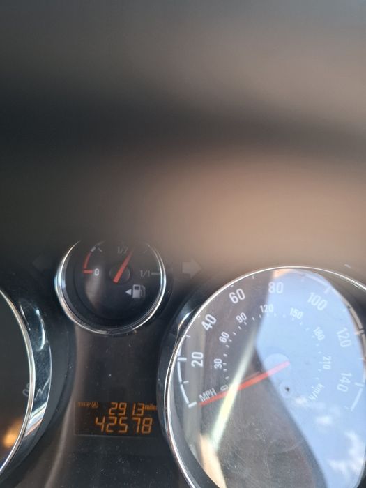 Продавам Opel Antara