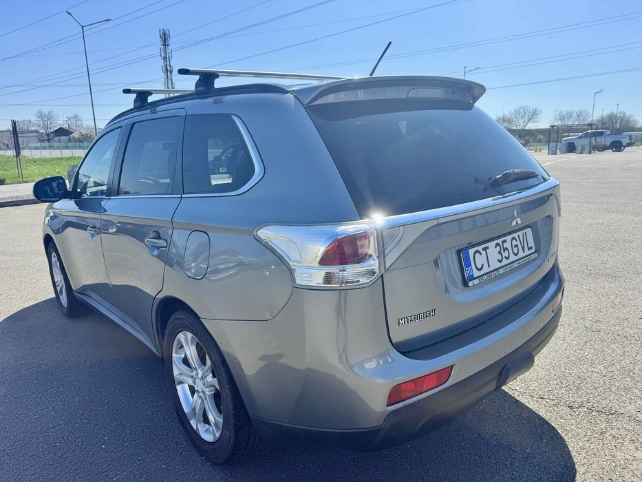 Mitsubishi Outlander 4wd, automata , an 2014 , diesel, 7 locuri