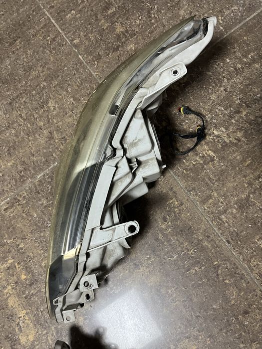 Фары на камри 50