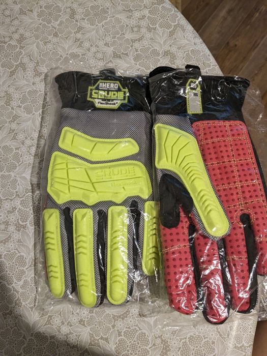 Противоударные перчатки