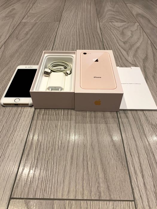 iPhone 8, Gold, 64GB