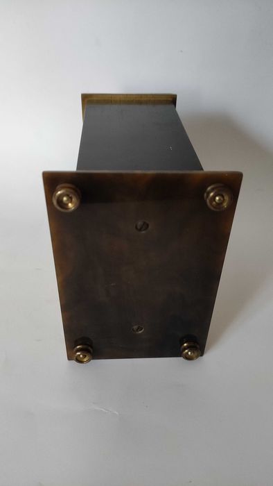 Английски масивен каминен часовник от месинг и изкуствен оникс