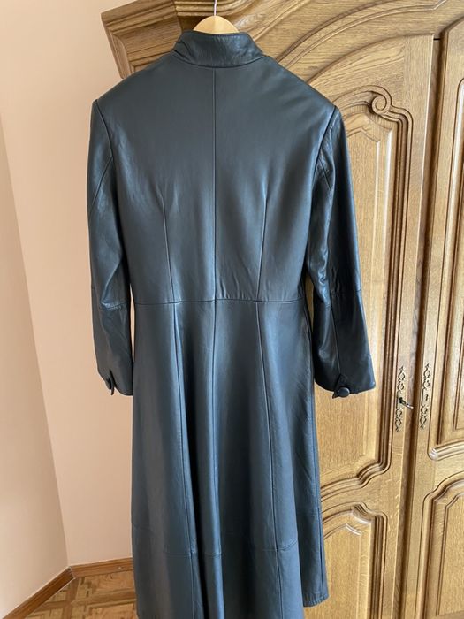 Кожанный плащ в новом состоянии