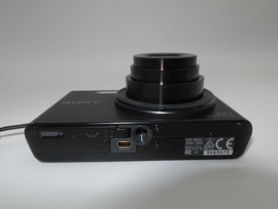 Sony Cyber-shot DSC W830 ултра компактен дигитален фотоапарат цифрова камера в отлчино състояние, пълен комплект,  работи перфектно